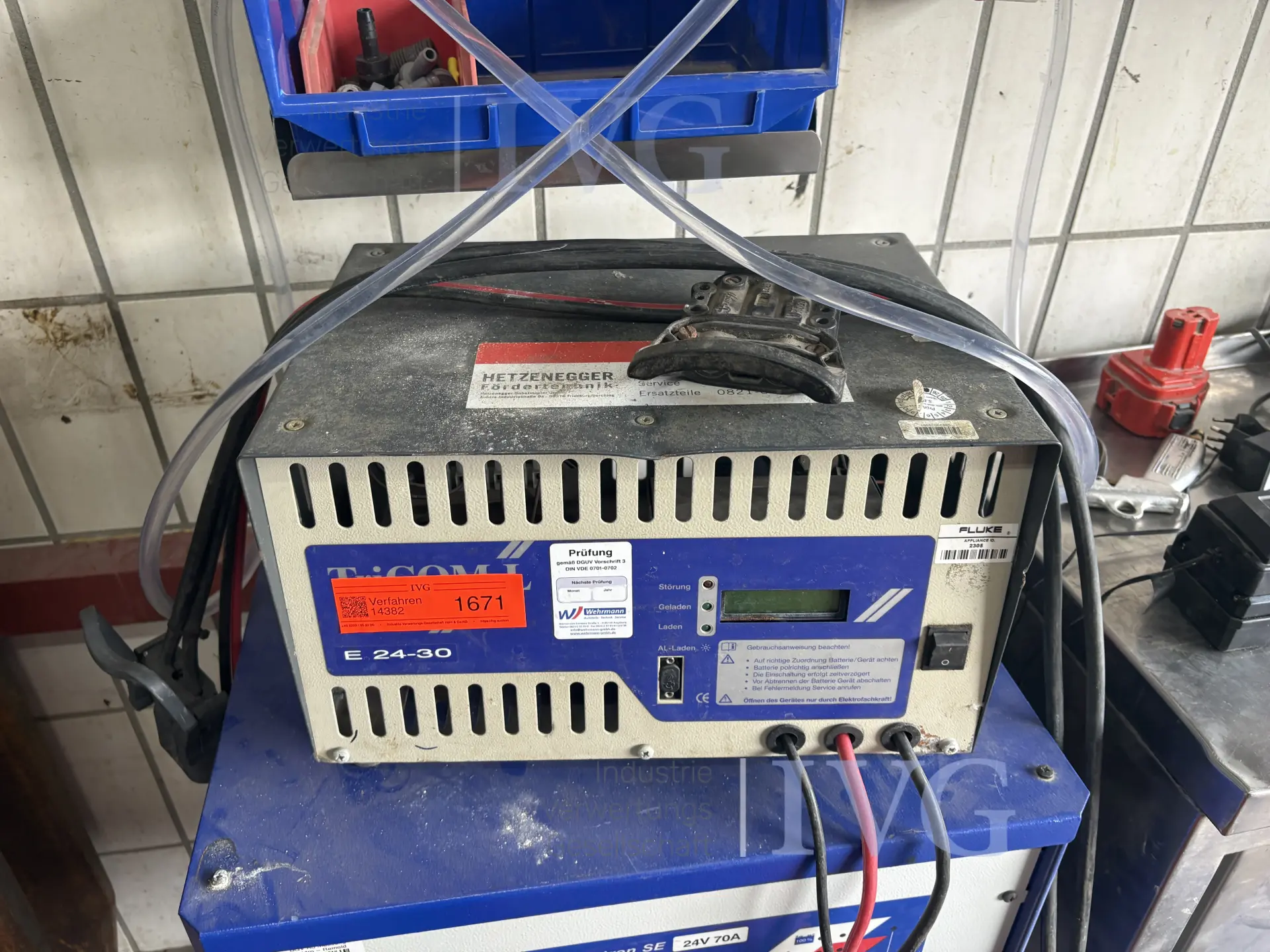 Batterieladegerät TRICOM L E24-30